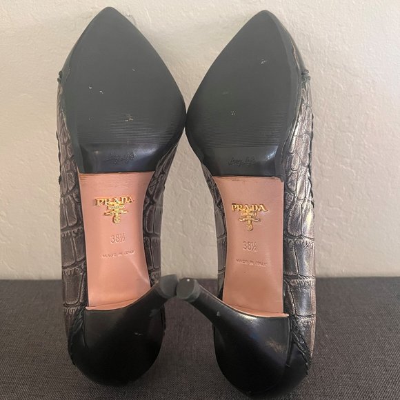 Prada Calzature Donna Embossed Croc Black & Gray Leather Pumps Shoe 38.5 / 7.5